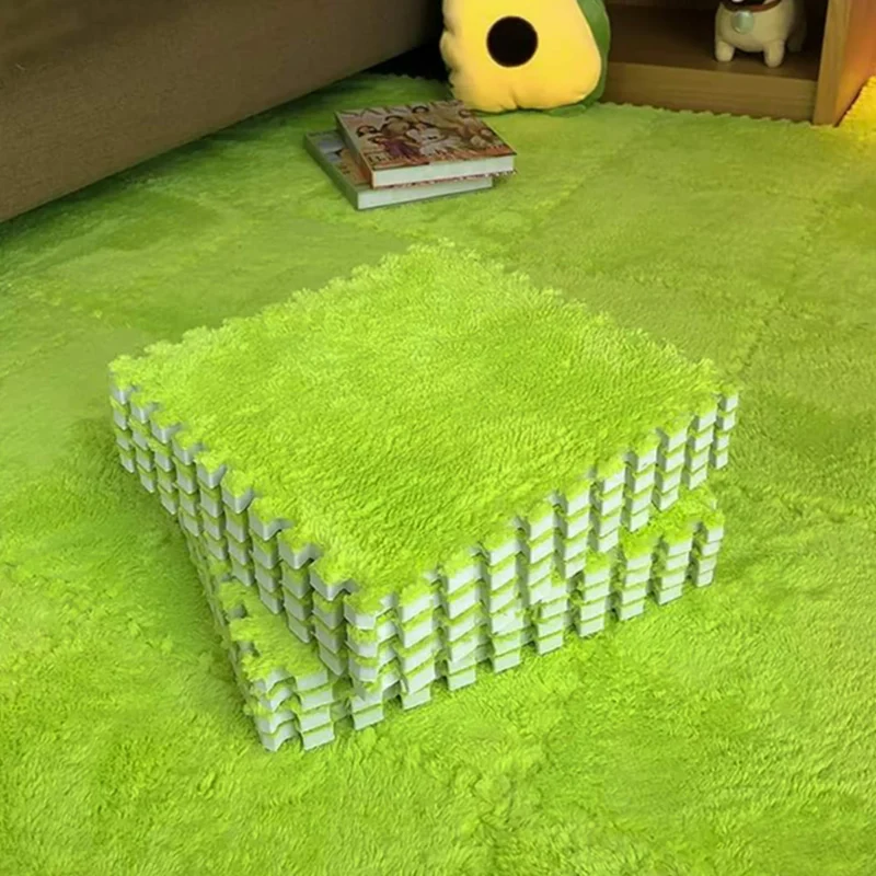 Інтер’єр: суцільне покриття зі салатових плит і стопка модулів 30×30 — Салатовий